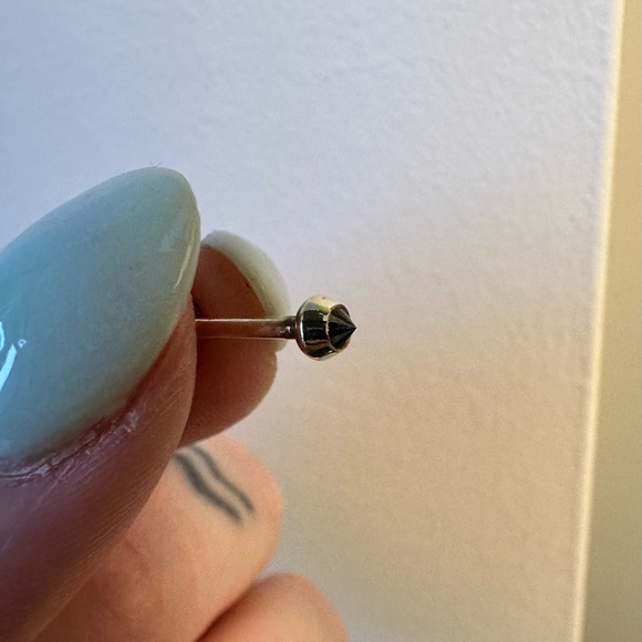 Limited edition Hannah Martin x Maxfield black diamond stud earring - Picture 3 of 4